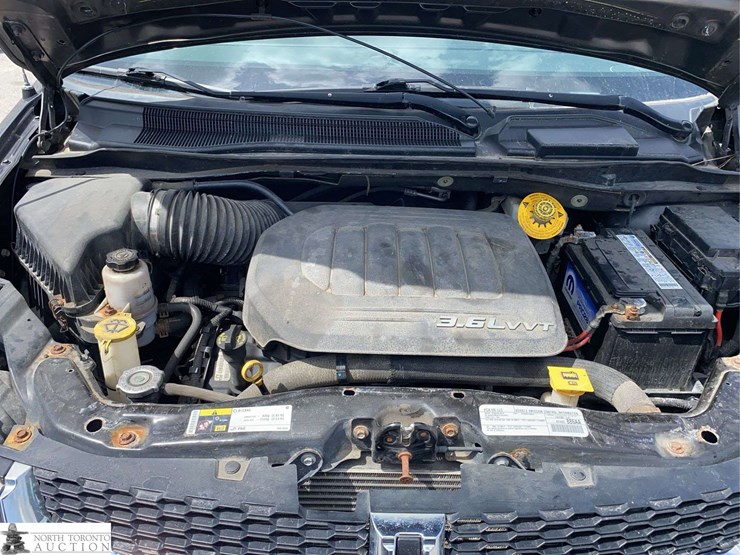 2017-dodge-grand-caravan-sxt-image-24