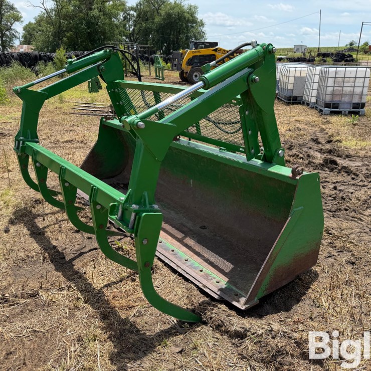 JOHN DEERE 8