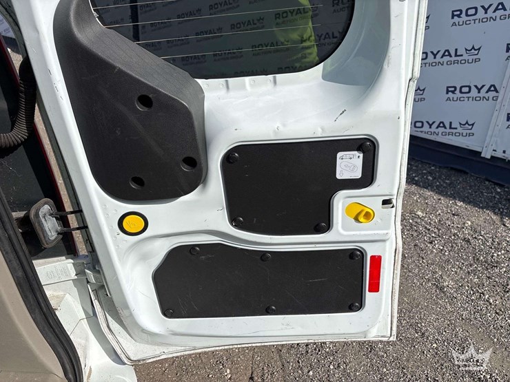 2017-ford-transit-connect-image-23