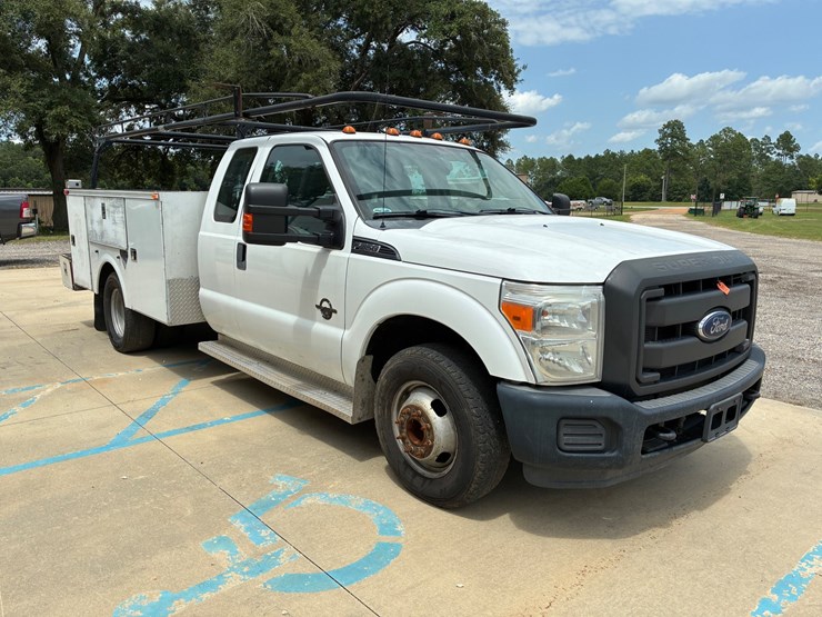 2015-ford-f350-xl-image-3