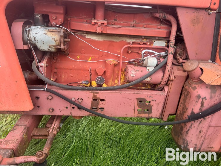 1976-allis-chalmers-7040-image-16