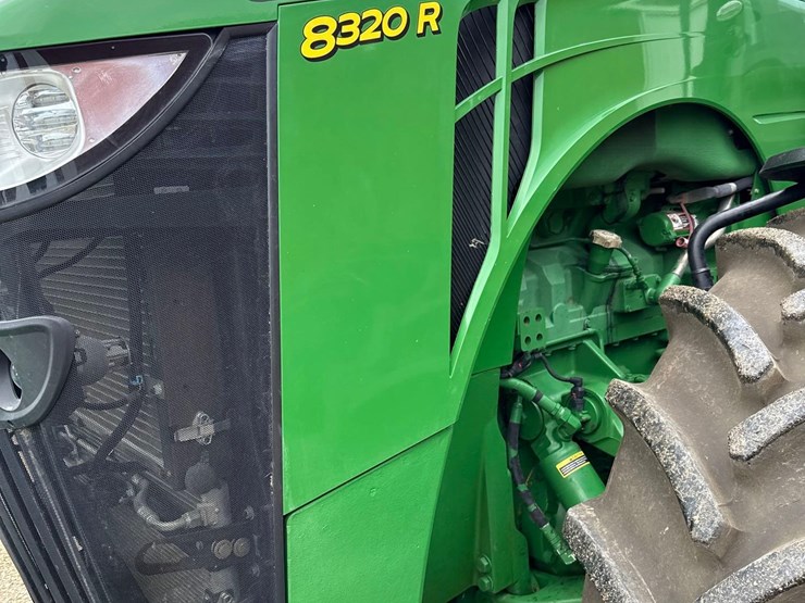 2014-john-deere-8320r-image-21
