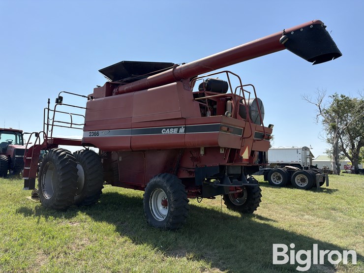2000-case-ih-2366-image-7