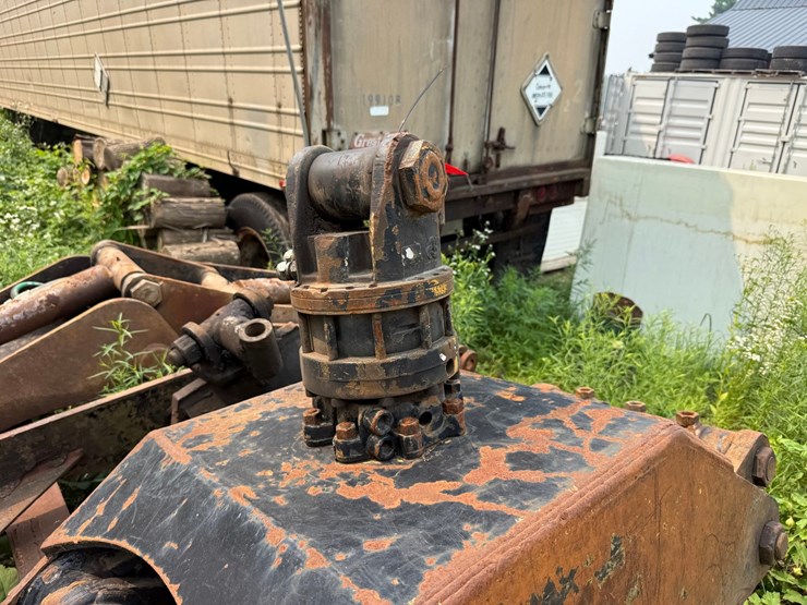 #1827-•-approx-24"-rotating-bypass-grapple-image-9