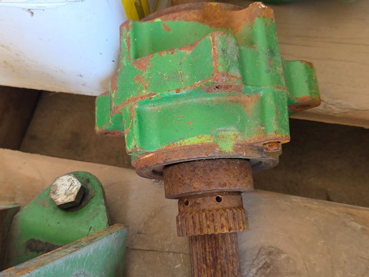 john-deere-hitch-parts,-pins,-&-safety-lights-image-18