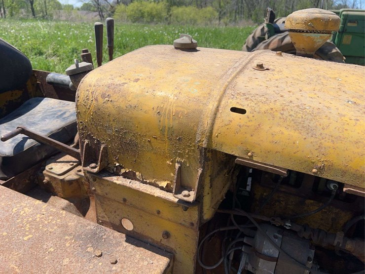 caterpillar-twenty-two-image-16