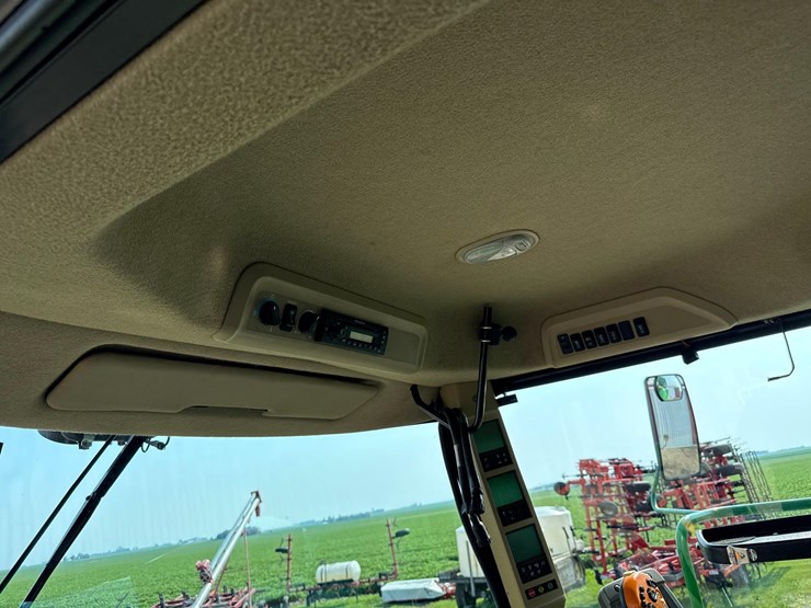 2011-john-deere-9770-sts-image-77