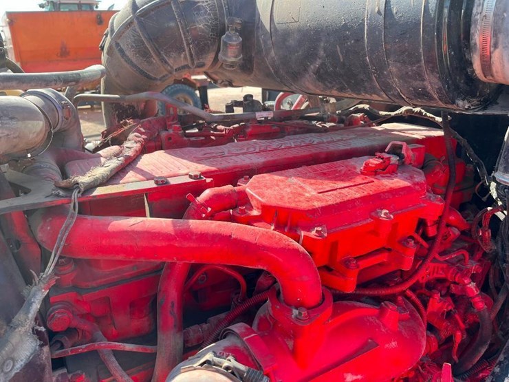 2013-peterbilt-365-image-49