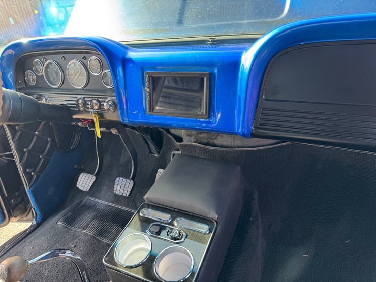 1961-chevrolet-350-image-37