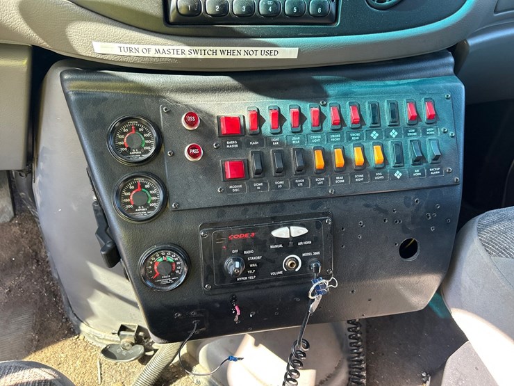 2000-ford-e350-image-69