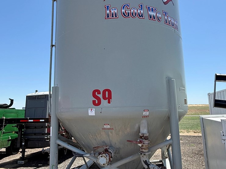 2012-wilco-25’-x-12’-vertical-skidded-silo-image-1
