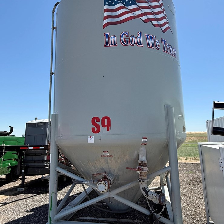 2012 WILCO 25’ x 12’ VERTICAL SKIDDED SILO