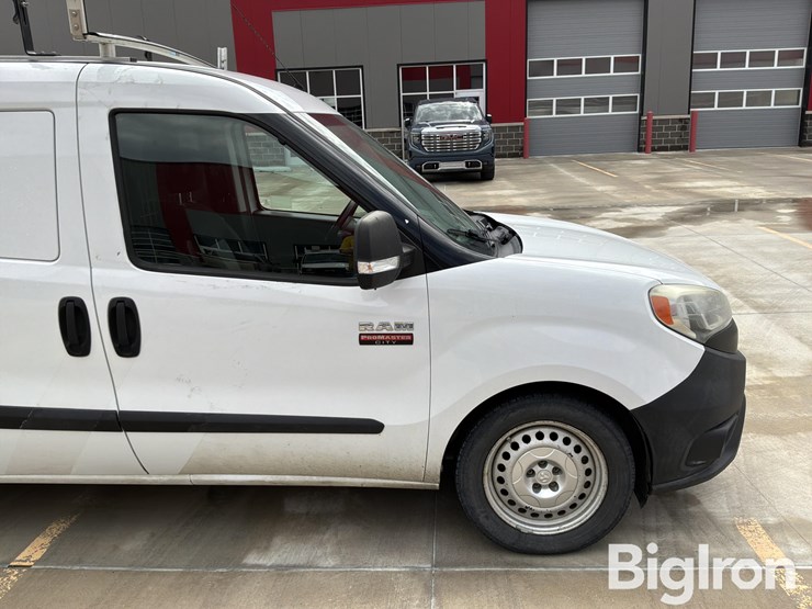 2017-ram-promaster-city-image-16