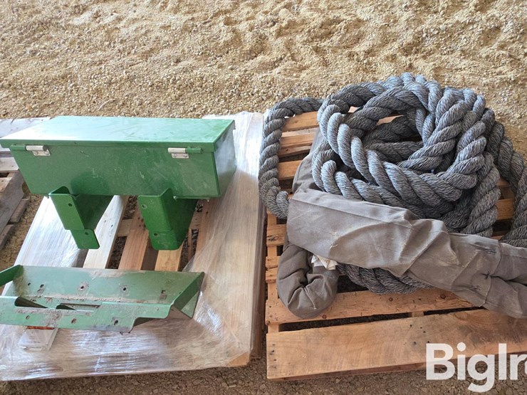 heavy-duty-tow-rope-&-lakota-tractor-tool-box-image-6