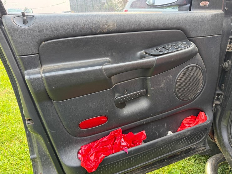 2003-dodge-ram-1500-image-31