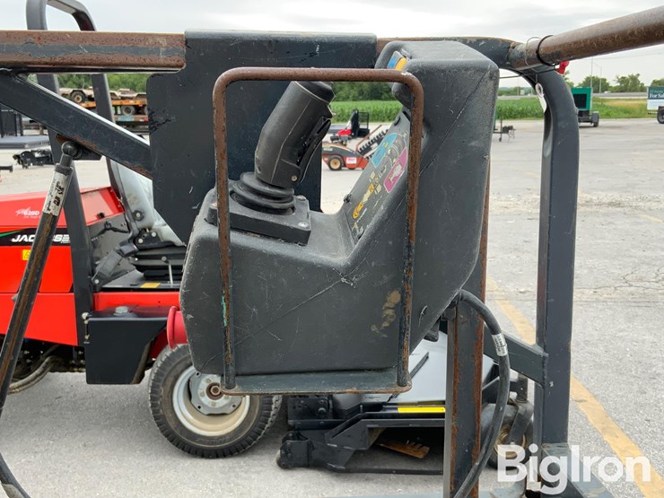 2017-jlg-20mvl-image-18