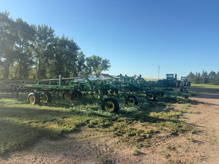2010-john-deere-2410-image-5