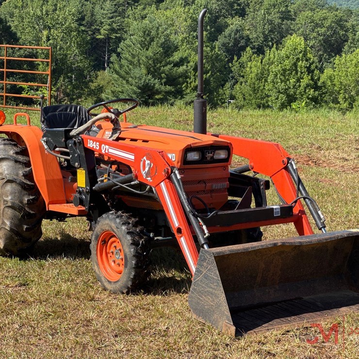 KUBOTA B8200
