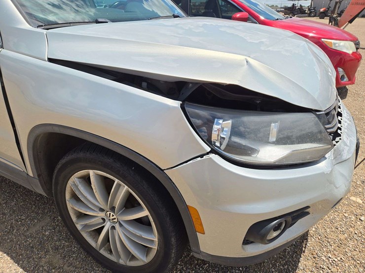 2015-volkswagen-tiguan-se-image-9
