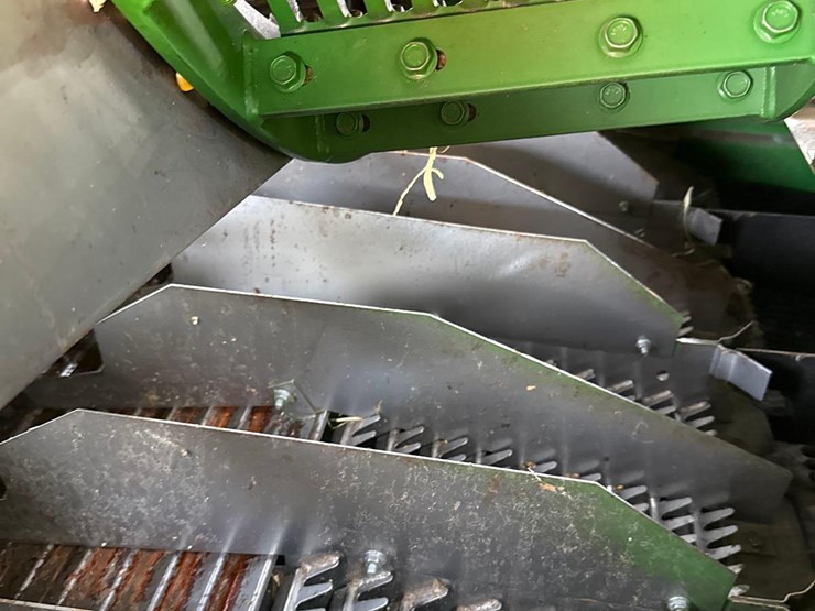 2011-john-deere-9770-sts-image-35