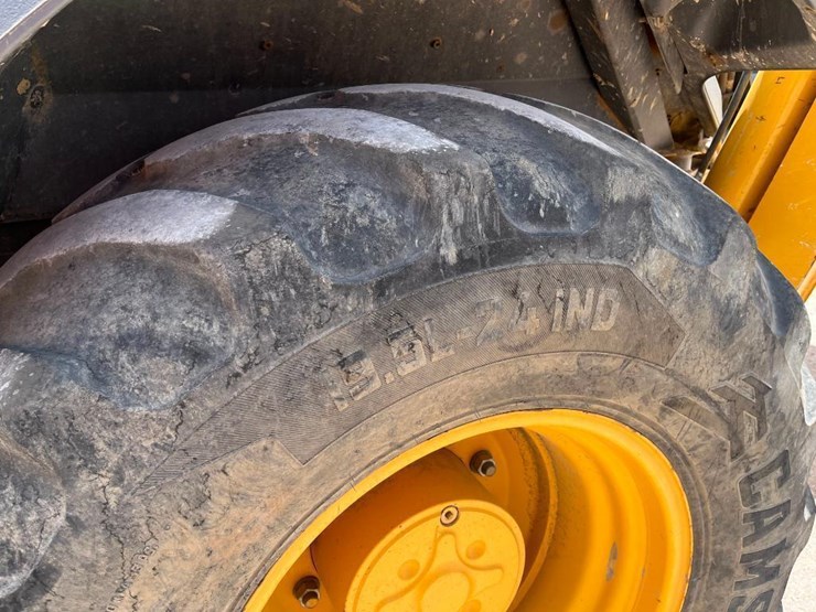 2016-deere-310sl-hl-image-43