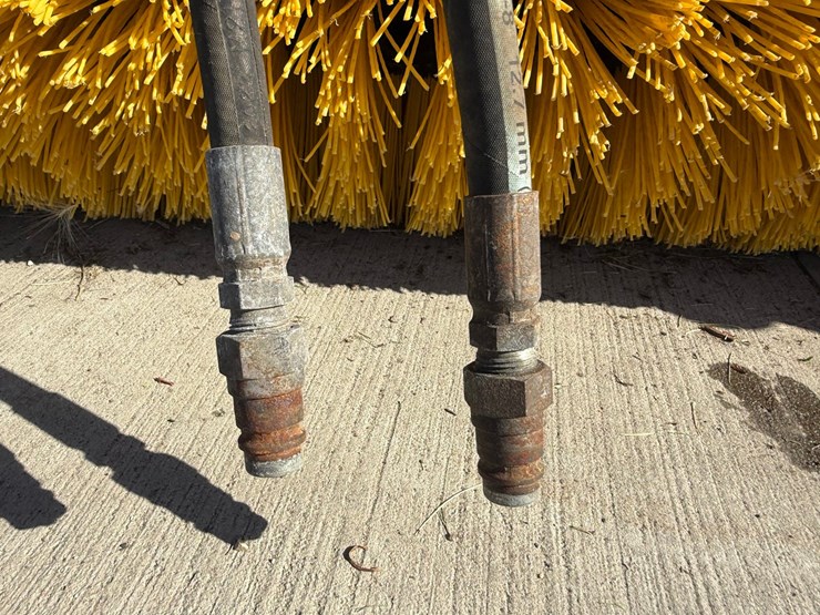 #2546-•-2021-hilltop-60"-3-point-broom-image-19
