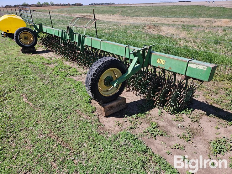 john-deere-400-image-1