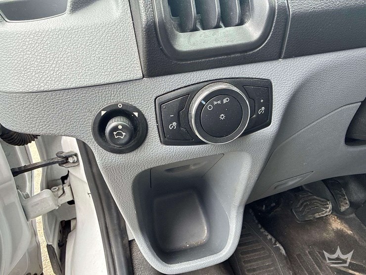 2016-ford-transit-image-23