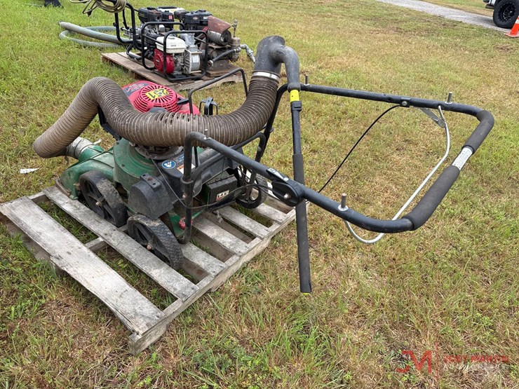billy-goat-k-series-self-propelled-vacuum-image-3