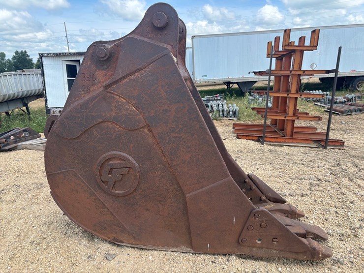 #2285-•-cf-approx.-28"-tooth-ditching-bucket-image-3