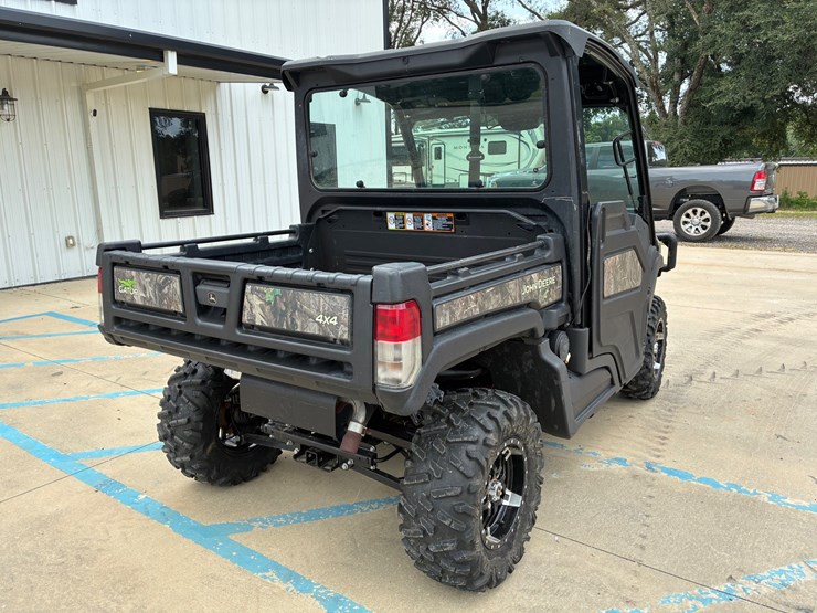 2023-john-deere-gator-image-2