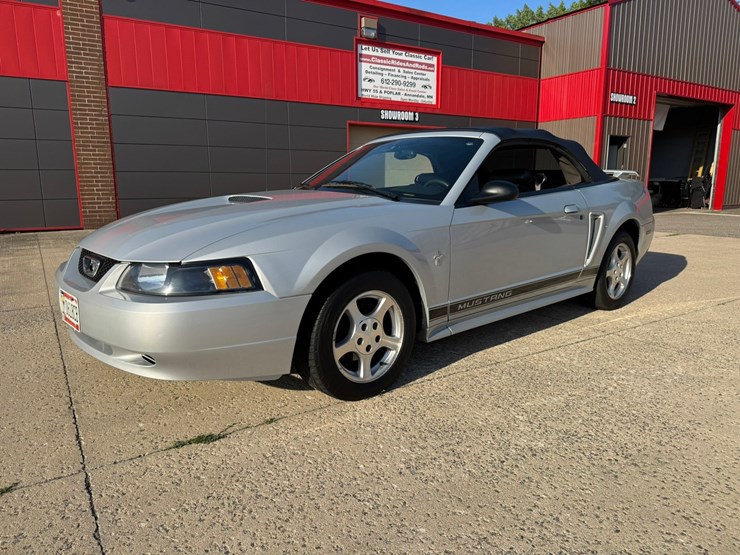 #1874-•-2002-ford-mustang-image-1