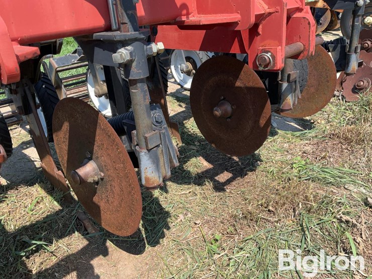 case-ih-2500-image-11