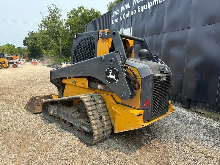 2023-deere-331g-image-2