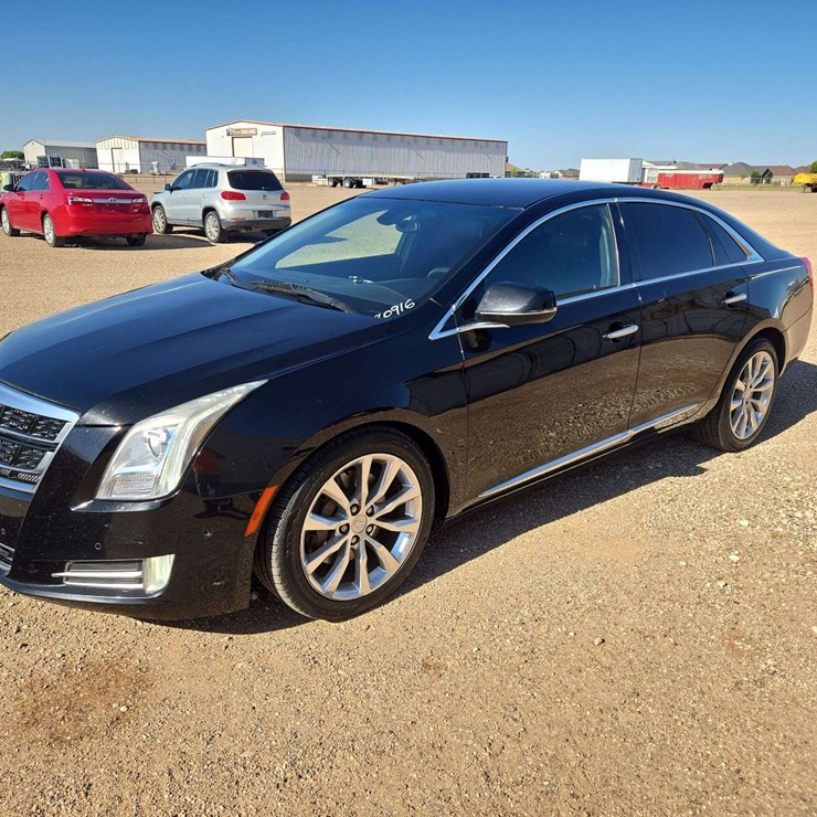 2016 Cadillac XTS Luxury Sedan 4D