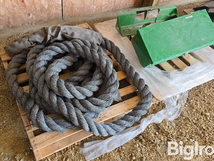heavy-duty-tow-rope-&-lakota-tractor-tool-box-image-3