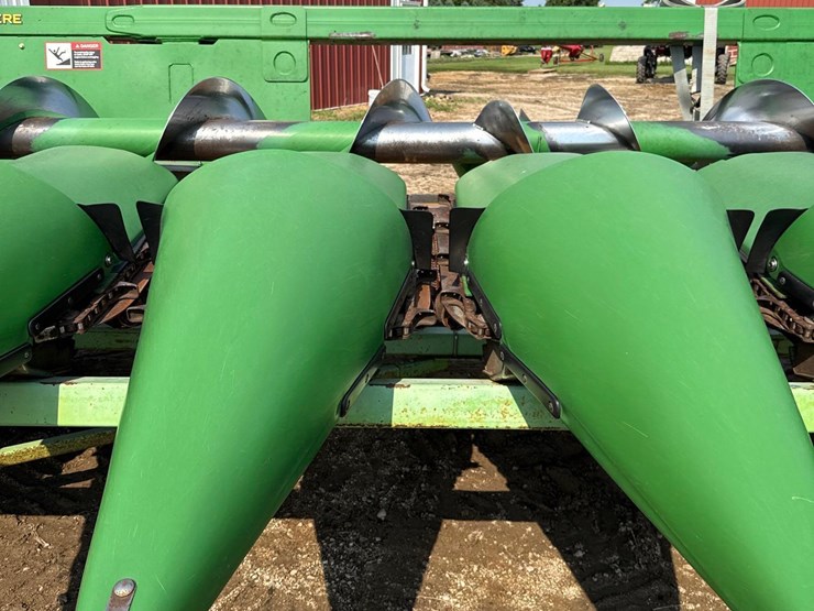 2012-john-deere-608c-image-13