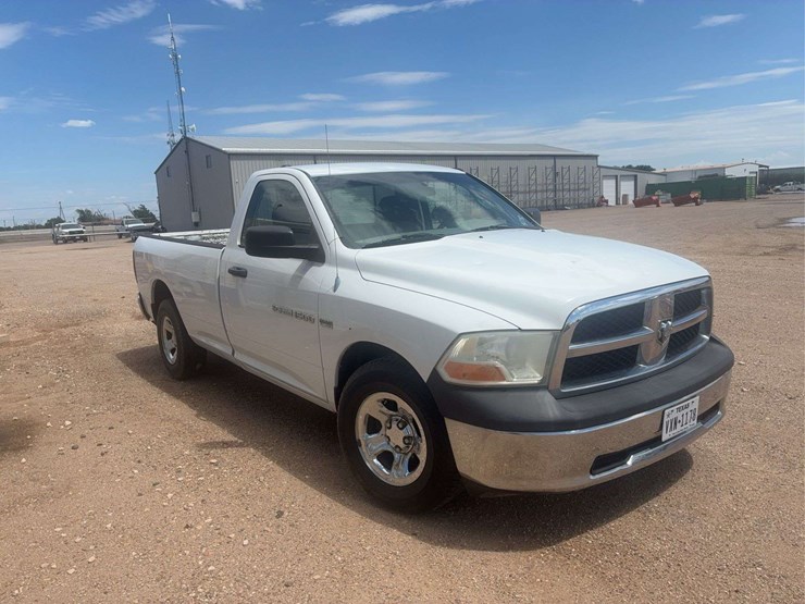 2012-ram-1500-st-image-2