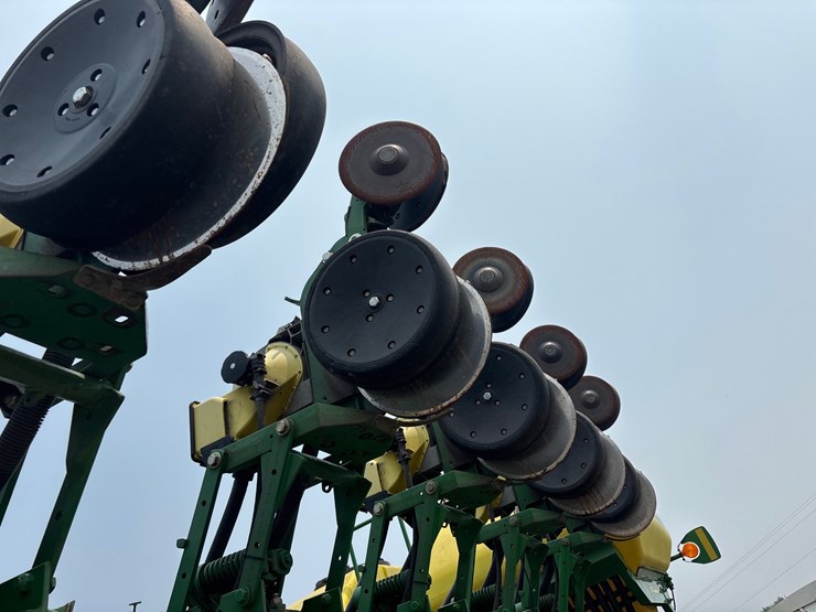 john-deere-1790-image-10