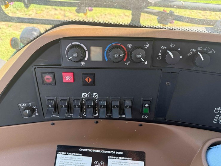 2011-john-deere-4830-image-35