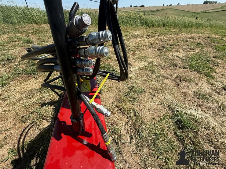 2023-case-ih-255-image-12