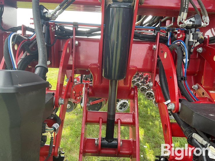 2024-case-ih-2150-image-15