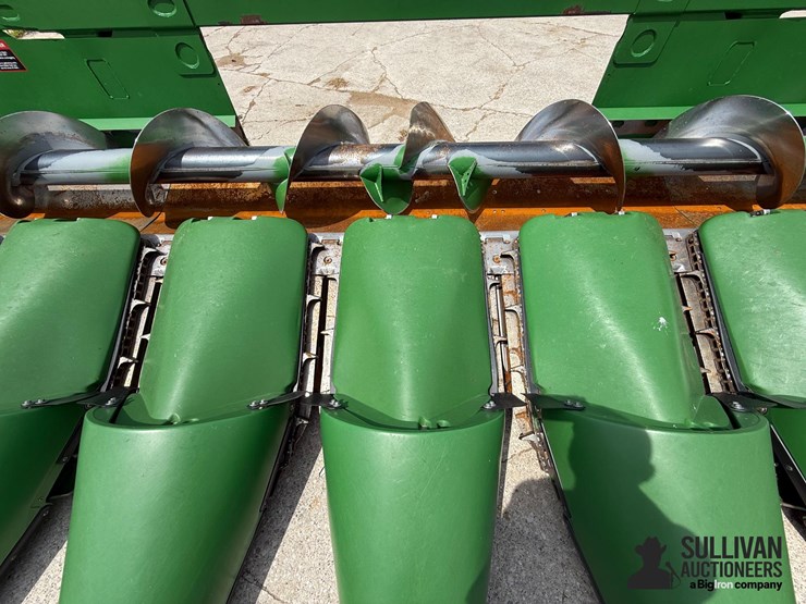 2017-john-deere-608c-image-18