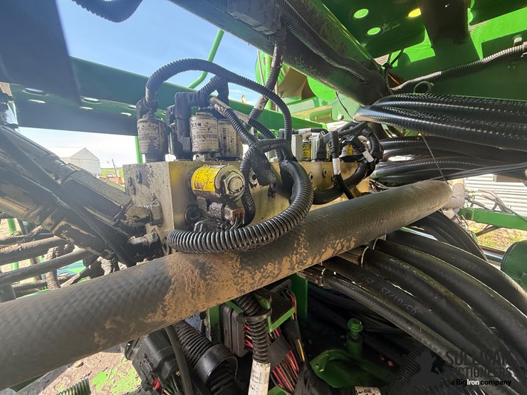 2014-john-deere-1790-ccs-image-17