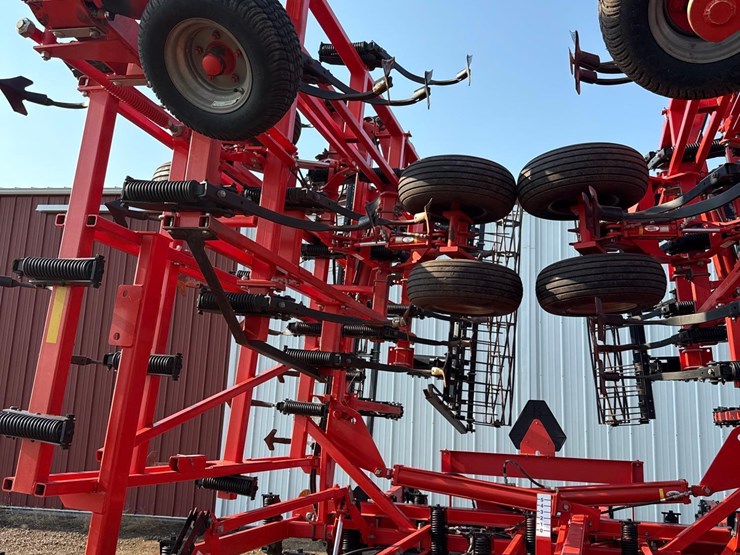 2013-kuhn-krause-5635-46ft-field-cultivator-image-10