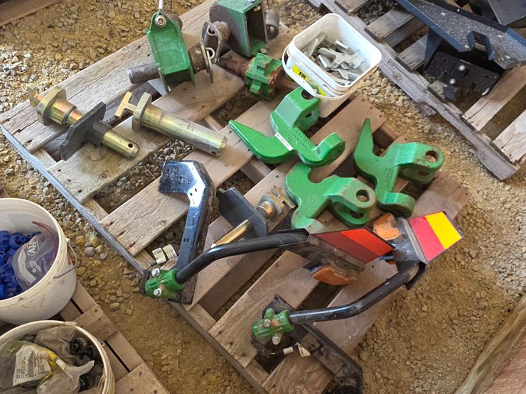 john-deere-hitch-parts,-pins,-&-safety-lights-image-5