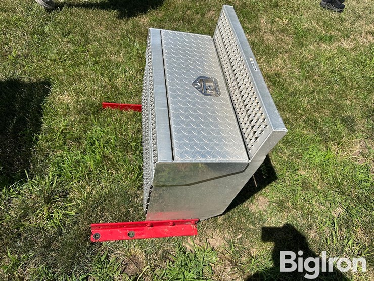 peterbilt-aluminum-step/battery-box-image-8