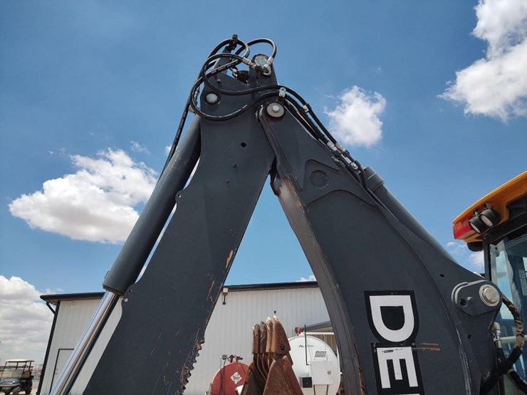 2011-deere-310sj-image-21