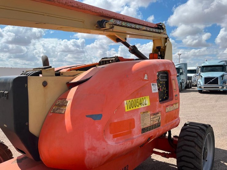 2011-jlg-600aj-image-13