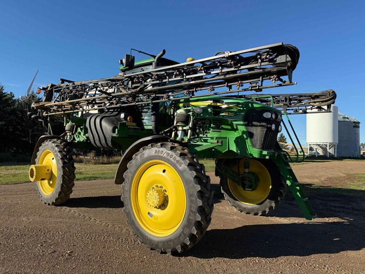 2011-john-deere-4830-image-1